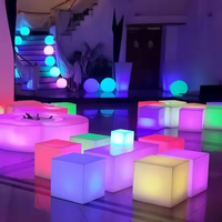 Chaises Cubes Lumineux LED en Plastique, Chaises de Salle à Manger et de Bar, Mobilier de Bar Commercial Européen à Technologie LED Moderne pour Ensemble de Repas Extérieur