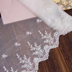 18cm di larghezza fabbrica diretta <span class=keywords><strong>Tulle</strong></span> di pizzo <span class=keywords><strong>bianco</strong></span> <span class=keywords><strong>ricamato</strong></span> rifinitura per accessori di abbigliamento gonne da te bordo tenda e decorazione in tessuto - Product Image 3