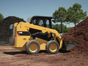 Mini <span class=keywords><strong>Skid</strong></span> Steer <span class=keywords><strong>Loader</strong></span> 236D 3Ton konstruksi jalan kota Rusia - Product Image 3