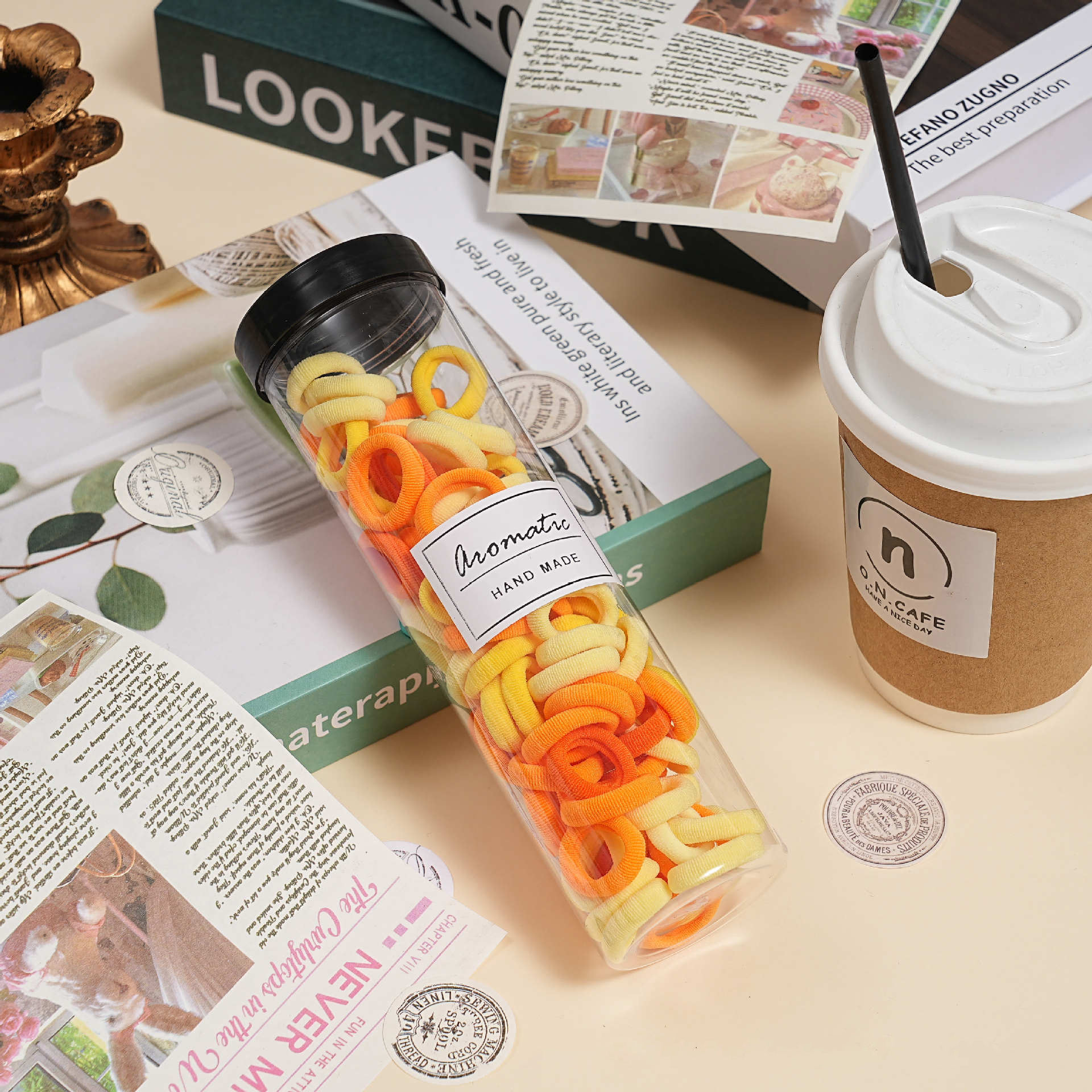 ชุดสีเหลือง