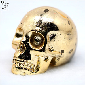 Produttore all'ingrosso di cristallo di Robin regali di natale 5.2 "<span class=keywords><strong>pirite</strong></span> intagliato cristallo dorato teschio di metallo per <span class=keywords><strong>la</strong></span> decorazione - Product Image 4