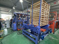 Machine automatique de clouage de palettes en bois