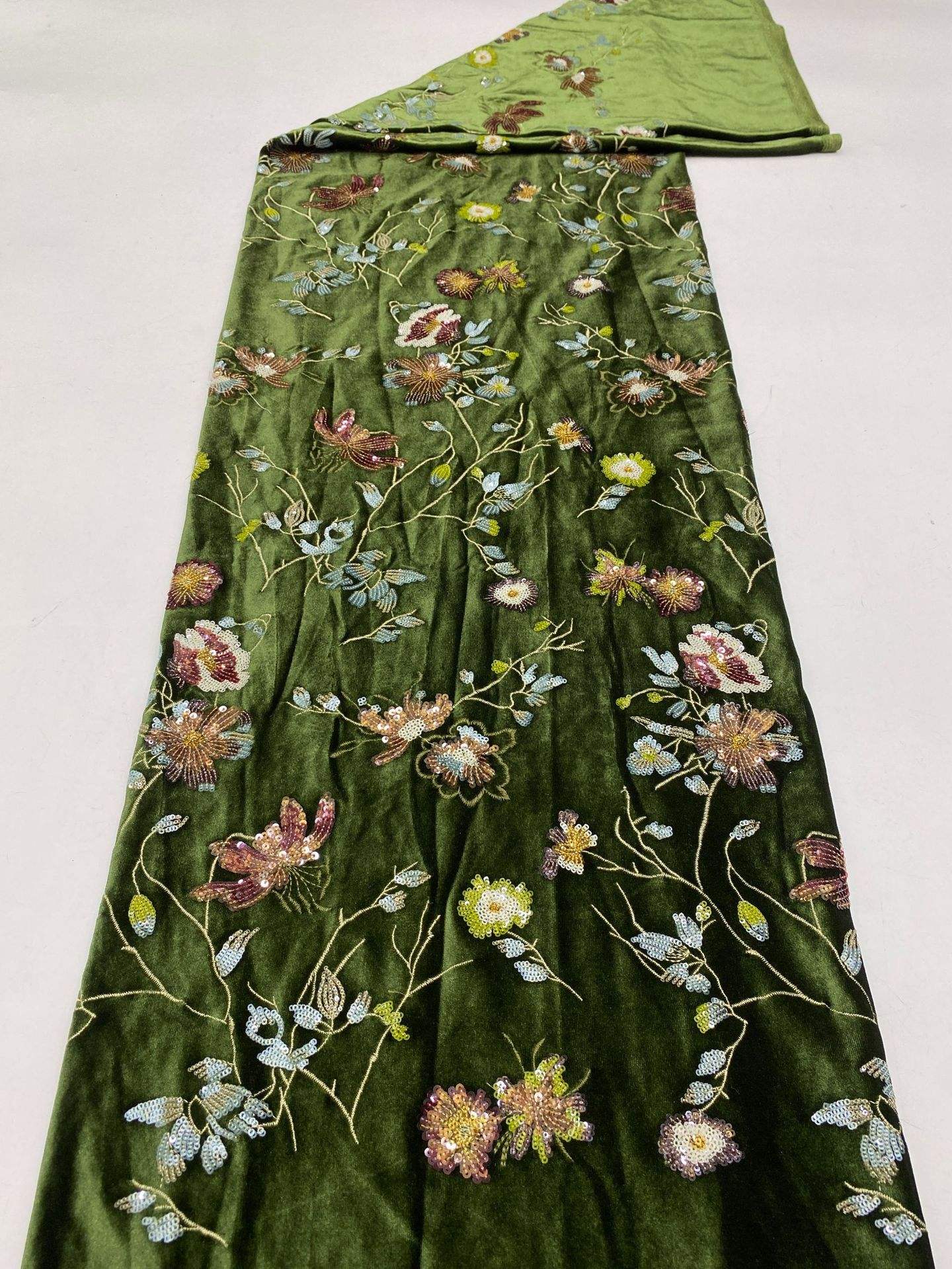 พื้นหลังสีเขียว