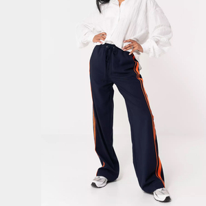 <span class=keywords><strong>Pantaloni</strong></span> a Righe <span class=keywords><strong>Blu</strong></span> <span class=keywords><strong>Scuro</strong></span> Personalizzati OEM per <span class=keywords><strong>Donna</strong></span> |   <span class=keywords><strong>Pantaloni</strong></span> Sportivi Arancioni Comodi e Freschi per Outfit Casual Quotidiani - Product Image 1