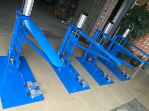 Machine à brosser pour jeans en denim, pour créer des dommages par pulvérisation horizontale et meulage, effet de déchirure - Product Image 4