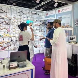 Percha de Plástico Antideslizante Lavinia Talla M para Niños, Perchero Individual Multifuncional de Pie para <span class=keywords><strong>Ropa</strong></span> de Bebé, para el Hogar - Product Image 4