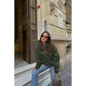 Sudadera de Seda Oversize Color Caqui para Mujer con Estampado en Relieve en la Espalda, con Capucha, Estilo Diario para Invierno, Talla XS - Product Image 2