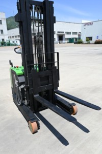 इलेक्ट्रिक पहुंच ट्रक स्टेकर 1 टन 1.5टन 2 टन लिथियम आयन बैटरी के साथ ट्रक फोकलिफ्ट - Product Image 4