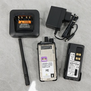 Radio numérique portable Motorola XPR3300e authentique avec Bluetooth et Wi-Fi pour la maintenance des installations industrielles, la sécurité des écoles - Product Image 3