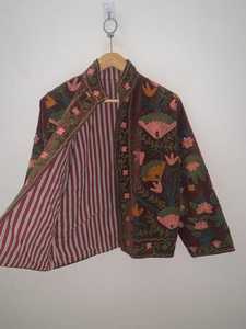 Chaqueta de terciopelo marrón hecha a mano con bordado Suzani, estilo bohemio, tipo bomber, abrigo de invierno para mujer, ropa exterior de boutique de la India. - Product Image 4