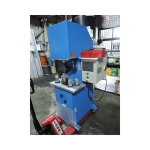 Nouvelle machine à sertir les tuyaux de climatisation automatique haute performance personnalisée avec composants principaux PLC et garantie d'un an - Product Image 1