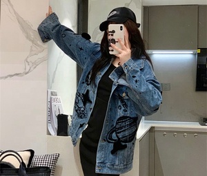 <span class=keywords><strong>Veste</strong></span> <span class=keywords><strong>en</strong></span> <span class=keywords><strong>jean</strong></span> unisexe personnalisée pour <span class=keywords><strong>femme</strong></span>, coupe ample, bleu délavé, avec patchs imprimés, style streetwear, <span class=keywords><strong>en</strong></span> promotion - Product Image 5