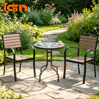 Nouvel ensemble de meubles de jardin en bois : table et chaises, ensemble de chaises bistrot en bois, ensemble de meubles de restaurant d'extérieur