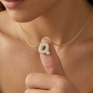 Collar con Colgante de Letra Minúscula de Latón con Circonitas, Bañado en Oro de 18K, Mini Inicial Abombada, 26 Letras del Alfabeto, Joyería Personalizada para Regalo - Product Image 4