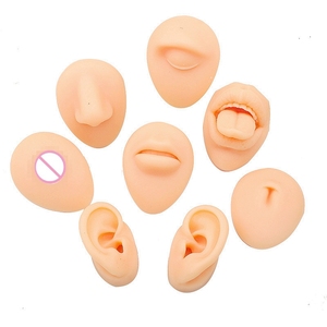 แบบจำลองซิลิโคนสำหรับฝึกเจาะร่างกาย จมูก ริมฝีปาก สะดือ ลิ้น สำหรับฝึก PMU - Product Image 1