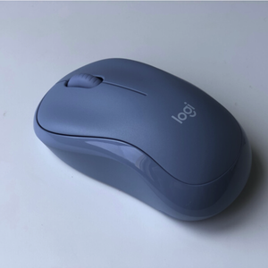 เมาส์ไร้สาย <span class=keywords><strong>Logitech</strong></span> <span class=keywords><strong>M221</strong></span> 2.4GHz ขนาดเล็ก น้ำหนักเบา พกพาสะดวก เหมาะสำหรับสำนักงาน ธุรกิจ เล่นเกมส์ แล็ปท็อป ดีไซน์สวยทันสมัยสำหรับผู้หญิง - Product Image 4