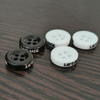 Boutons Personnalisés Mat Brillant Blanc Noir pour Vestes Hommes Femmes, Boutons en Plastique Résine Gravés sur Mesure avec Nom Texte LOGO pour Vêtements