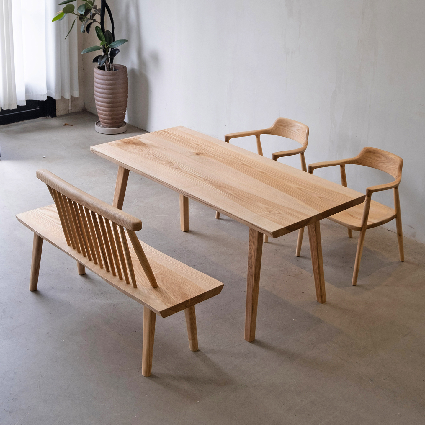 โต๊ะอาหารขนาดใหญ่ 2 แผ่น ไม้แอช