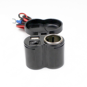 شاحن سيارة للدراجات النارية متعدد الاستخدامات مقاوم للماء بمنفذ USB 12 فولت صنع في الصين - Product Image 3
