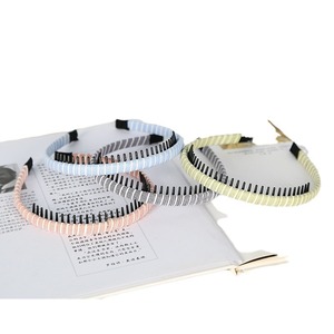 Diadema para mujer con dientes antideslizantes, accesorio para el cabello de uso diario, color sólido, resina plástica, Linyi - Product Image 5