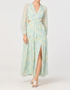 فستان ماكسي نسائي أخضر نعناعي بطبعة ألوان مائية وقصة خصر مفتوحة، بأكمام طويلة من الشيفون والسباندكس، بخصر طبيعي أنيق وفتحات جانبية، مثالي للعطلات. - Product Image 2