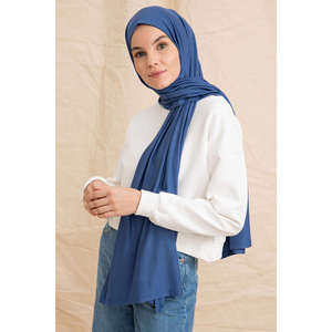 Écharpe en coton indigo uni, longueur moyenne, légère, tricotée pour femmes - Product Image 3