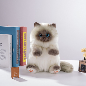 Zaino Peluche Gatto Siamese Seduto con Sciarpa a Quadretti Blu, Simulazione Realistica di Animale, Zaino Gatto Fai-da-Te - Product Image 5