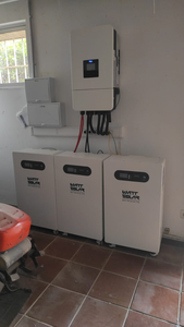 Batería Lifepo4 de Bajo Voltaje de 16kwh, Modelo Vertical con Ruedas para Fácil Movimiento, para Sistemas Solares de 10kw, 20kw, 30kw, Uso Doméstico, Directo de Fábrica - Product Image 3