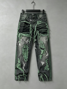 <span class=keywords><strong>Jeans</strong></span> da Uomo SJH Personalizzati Stile Streetwear Scuro con Design Estremamente Strappato e Cuciture Verdi, Pantaloni in Denim Nero Lavato e Vestibilità Ampia - Product Image 1