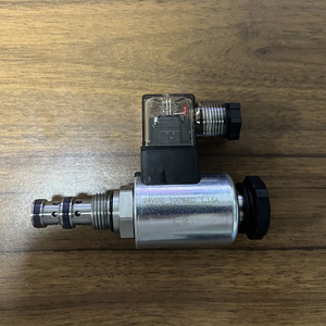 Vanne à bille solénoïde à action directe Argo Hytos Sd2e A3, 2 positions, 3 voies, port 1/4 pouce, pression maximale 315 bars, vanne hydraulique - Product Image 2
