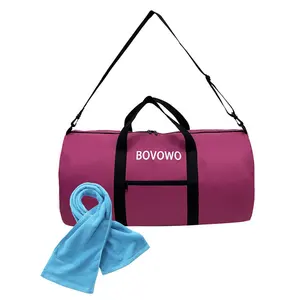 Bon marché, sac de sport 600D imperméable avec logo personnalisé rose de grande taille pour femmes avec serviette en coton et forme ronde