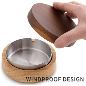Cendrier en bois rond de 10 cm avec revêtement intérieur en acier inoxydable et couvercle pour la maison ou le bureau, design minimaliste - Product Image 3