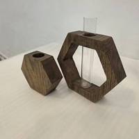 Ornamen Kayu Heksagonal Tabung Kaca Bening Penyangga Kayu Solid Pot Bunga Meja Vas untuk Dekorasi