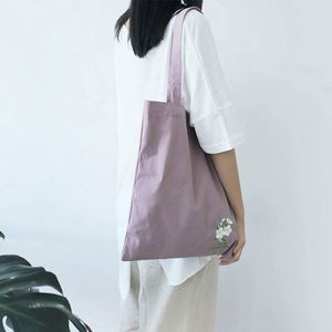 Bolsa de Mano de Lona Bordada con Flores Personalizada de 9oz para Mujer, Bolsa de Compras de Lona de Algodón con Bordado Floral - Product Image 3