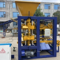 Machine à fabriquer des blocs hydrauliques automatiques QT4-24 pour la production de briques en béton