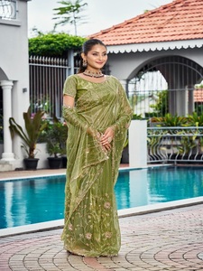 Sari de Satén Elegante Contemporáneo con Pedrería, Diseño de Alta Costura para Fiestas, Atuendo Elegante para Mujer para Bodas, Aniversarios y Recepciones - Product Image 1