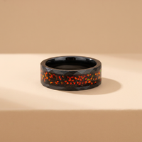 Bijoux de mode, anneaux en carbure de tungstène martelé noir de 8 mm avec incrustation d'opale rouge pour hommes et femmes, cadeau de fiançailles, de mariage, d'anniversaire, de fête