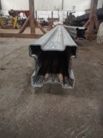 Tige de poteau en alliage OEM 180*4mm conforme à la norme ASTM avec rainure interne coulissante pour tube EMT, longueurs personnalisées 6/6.4/12m, accessoires pour poteaux extérieurs