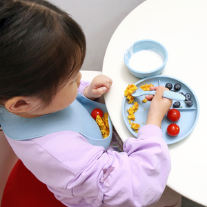 Bol d'alimentation divisé en silicone PLA avec logo personnalisé pour l'apprentissage de la diversification alimentaire des nouveau-nés - Product Image 6