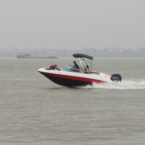 Certificación CE, Bote de Pesca con Motor de 19 pies (580 cm) de Fibra de Vidrio para Esquí Acuático y Navegación Rápida - Product Image 2