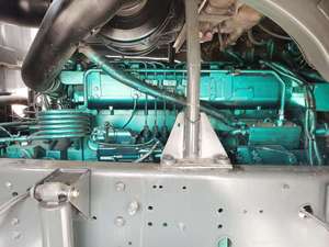 Camion benne Howo 8x4 blanc, modèle 2022, composants moteur, boîte de vitesses, pompe Hyva, capacité 35 tonnes, charge maximale 40-44 tonnes, hauteur de levage 2m - Product Image 5