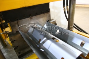 Hochgeschwindigkeits-Stahlspulen-Leitplanken form maschine zur Unterstützung des schnellen Umschaltens der Tür verkleidung spezifikationen - Product Image 3
