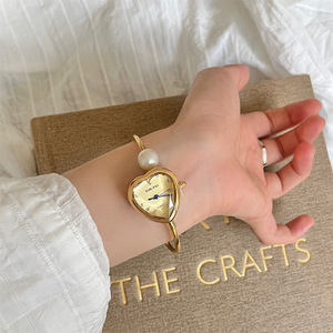 นาฬิกาข้อมือรูปหัวใจประดับมุก ดีไซน์สวยหรู ขนาดกะทัดรัด แฟชั่นสำหรับผู้หญิง ขายส่ง - Product Image 5