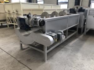 <span class=keywords><strong>Machine</strong></span> à peler le manioc à 98 % de rendement, équipée d'un système de pulvérisation, éplucheur de tapioca en Nigéria - Product Image 3