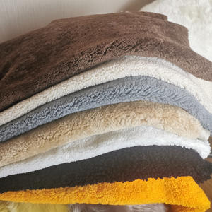 Piel suave de piel de oveja de lana merina de Okayda para tapicería automática y uso de prendas de vestir 7 ~ 9 pies cuadrados - Product Image 1