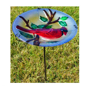 Bain/mangeoire pour oiseaux en verre fusionné Cardinal gaufré avec piquet de bain d'oiseaux à 3 broches en métal - Product Image 1