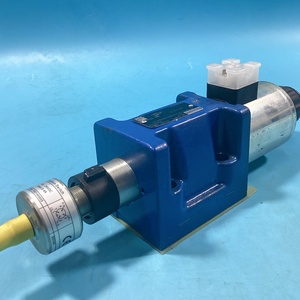 โซลินอยด์ควบคุมทิศทางไฮดรอลิก 24V รุ่น R901341755 3WE10  5-3WE10A5X/EG24N9K4QMAG24/M แบบสปูล - Product Image 1