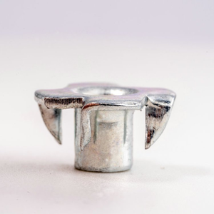 M3 M4 M6 M8 M10 mạ kẽm đồ nội thất Pre nhúng bốn Claw <span class=keywords><strong>Nut</strong></span> 304 thép không gỉ bảng gỗ dát <span class=keywords><strong>Nut</strong></span> TEE hạt với pronge - Product Image 2