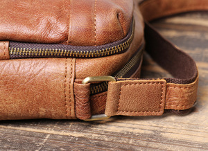 Sac bandoulière unisexe en cuir véritable avec fermeture éclair, grande capacité, imperméable, design tendance - Product Image 3