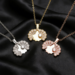 Collar con Colgante de Margarita con Nombre Grabado Personalizado, Collar de Flores de Lujo con Incrustaciones Abrible para Mujer, Regalo de San Valentín, Cumpleaños o Aniversario - Product Image 3